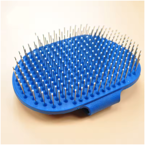 Hot selling pet dogs, cats, bath brushes, combs, rubber gloves, hair and grooming massage needles, pet shower brushes, pet supplies