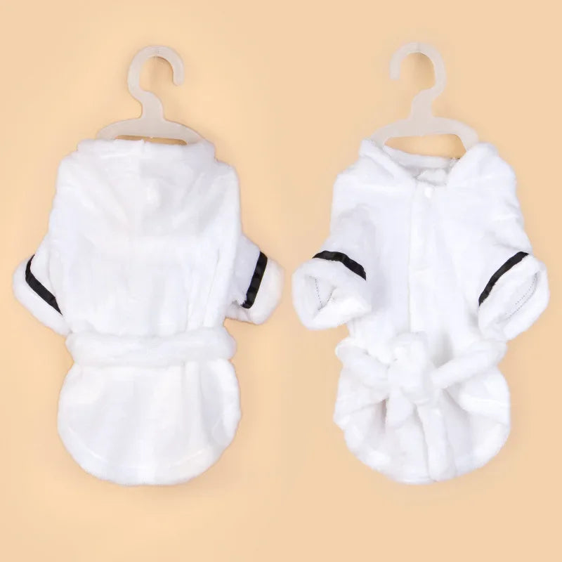 New pet nightgown, suitable for cats and dogs, warm wool, fashionable and cute, home clothes, pet clothing, soft and comfortable, pet clothing