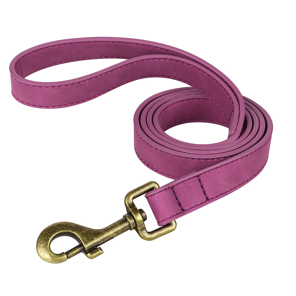 120cm PU leather dog leash with soft cushion handle for pet walking training. The leash is suitable for German Shepherd, Golden Retriever, medium to large dogs