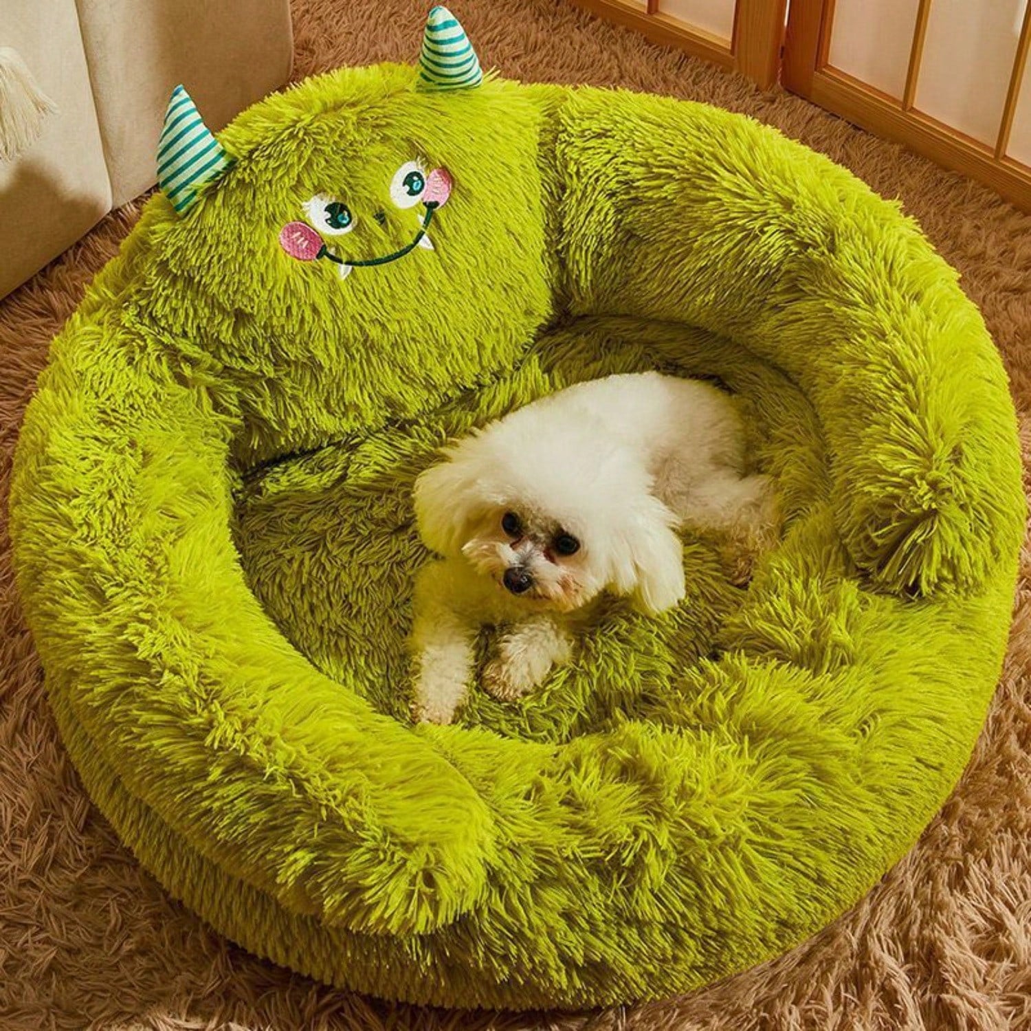 Soothing donut bed, green plush anti anxiety dog and cat bed, suitable for pets. Soft indoor hug bed, fluffy plush, anti slip bottom